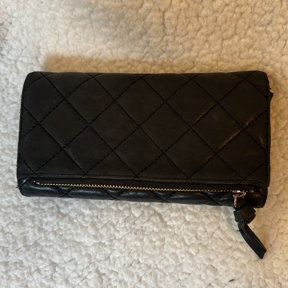 DKNY Wallet in good condition. Please see all photos. Damage on inside flap. - Picture 2 of 7